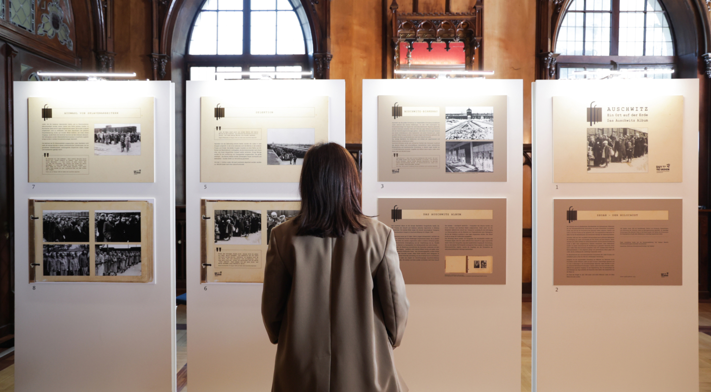 DB Museum Das Auschwitz Album Mauro Esposito 02